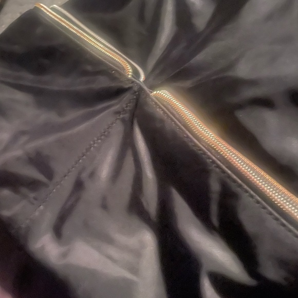 Dooney and Bourke Nylon/ Leather crossbody/satchel handbag.  13x 12. W/ STRAP - Picture 5 of 8